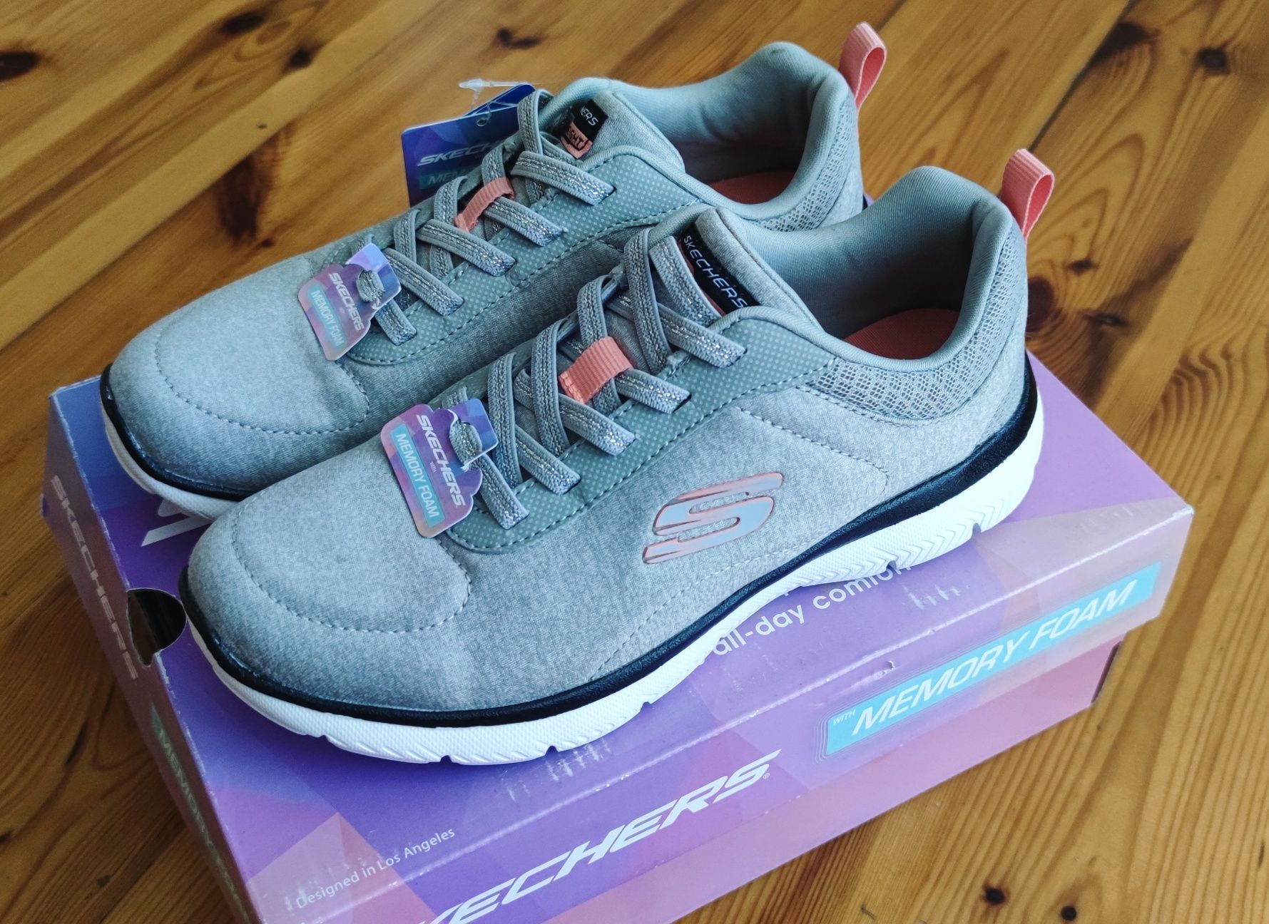 Obuwie sportowe damskie Skechers r. 36