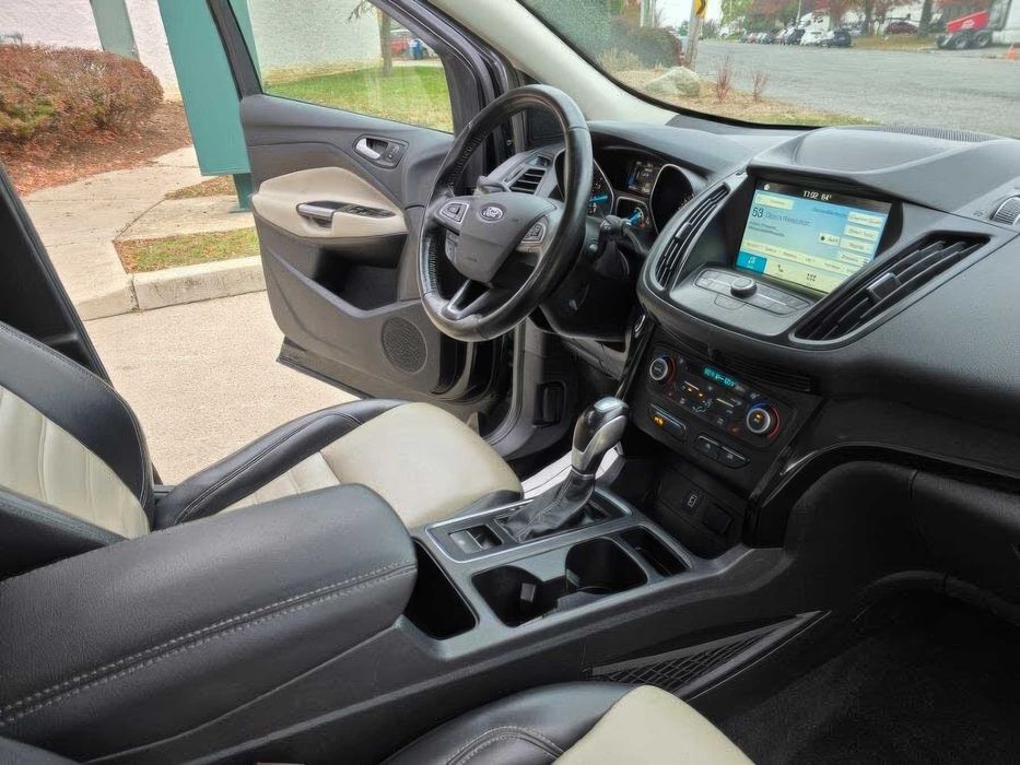 Ford Escape SEL      2019