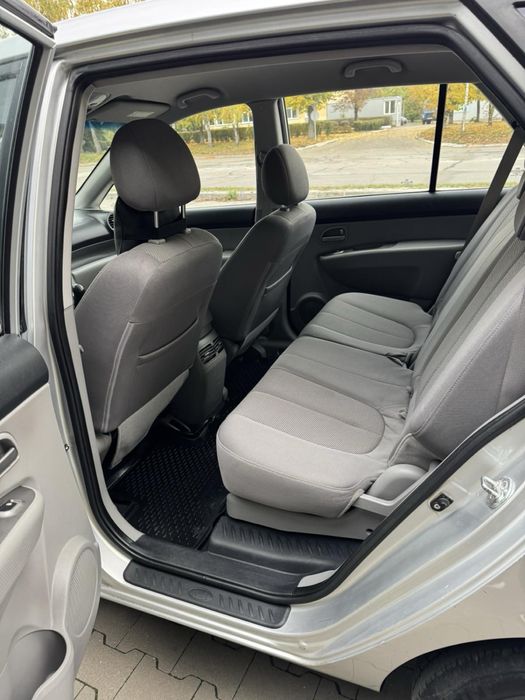 Продам KIA CARENS 2009