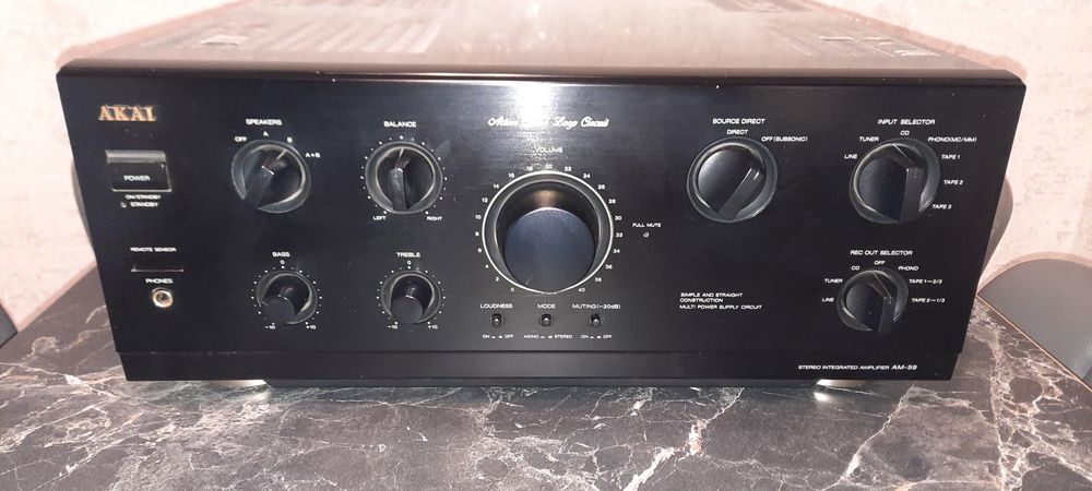 Потужний підсилювач стерео Akai am-59 з пультом!
