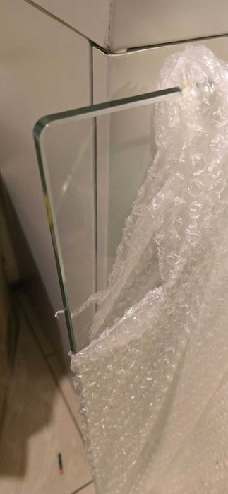 Продам скляний стіл