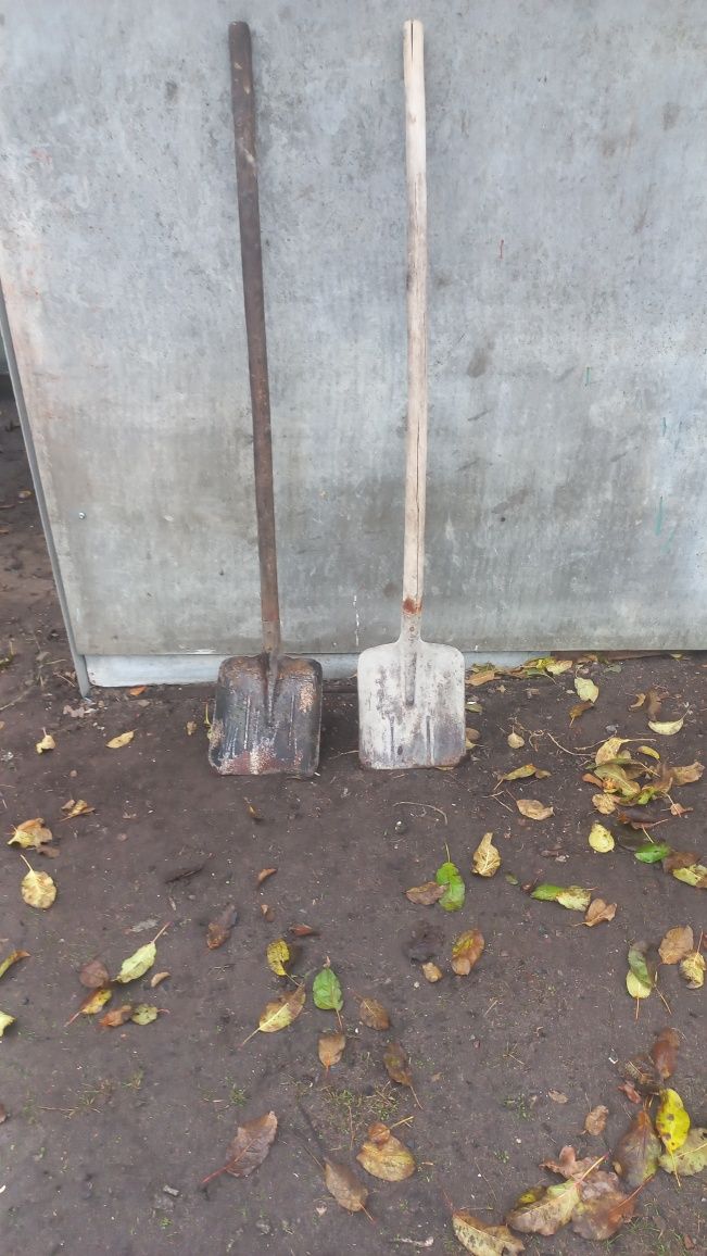 Продам штикову ,підборочну лопату з держаком, можна без - б/ у