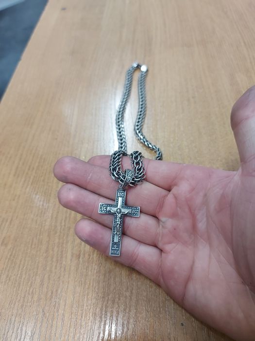 Срібна цепочка з хрестиком