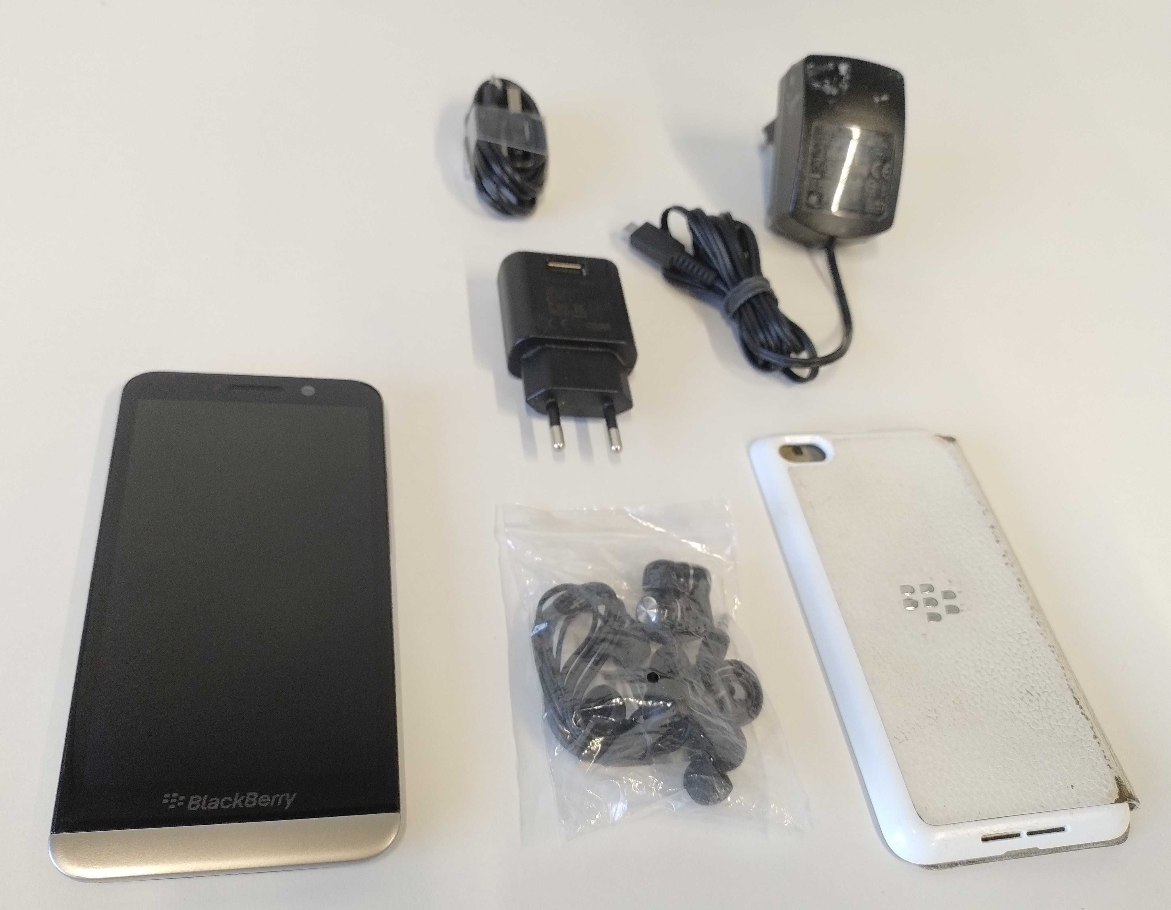 BlackBerry Z30 | Bez simlocka | Czarny | Dodatki