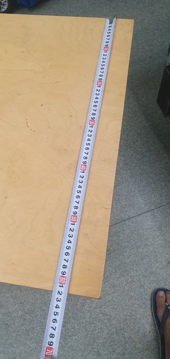 Міцний стіл/парта.