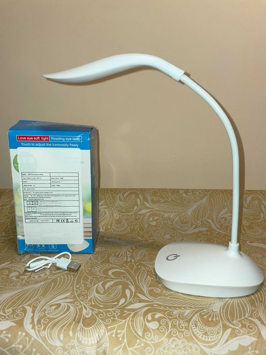 Портативная перезаряжаемая настольная LED-лампа