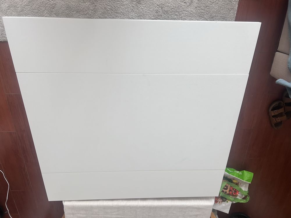 Mesa Ikea modelo Bjursta