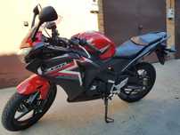 Мотоцикл Honda CBR 150 R