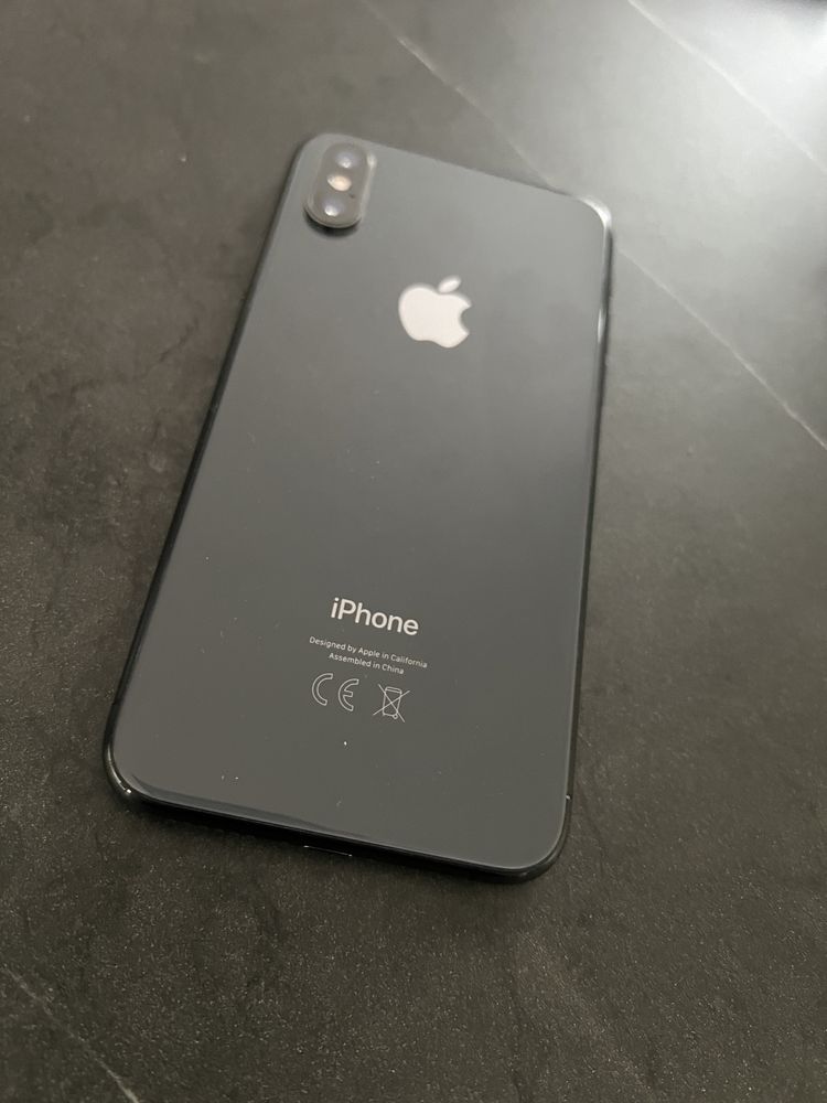 iPhone XS bardzo dobry stan