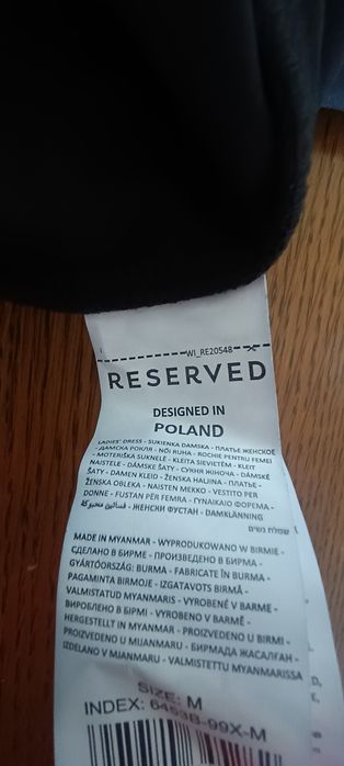 Welurowa sukienka damska Reserved