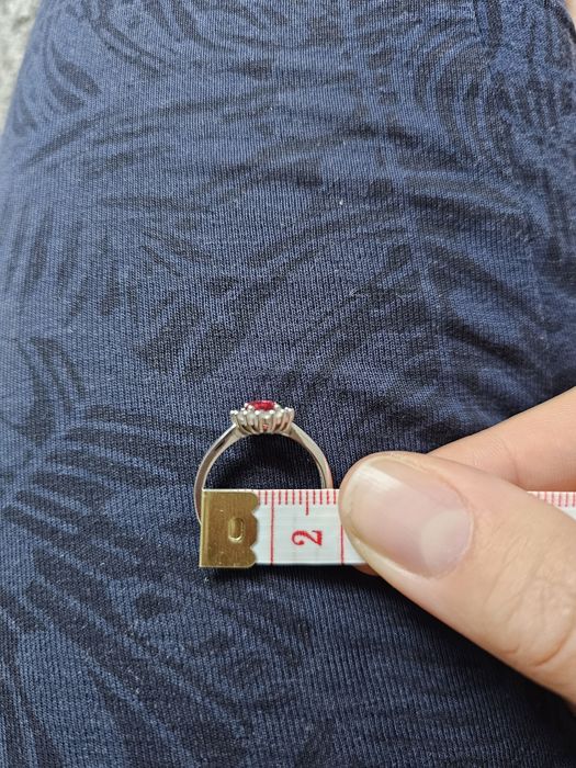 Srebrny pierścionek z czerwonym oczkiem próba 925