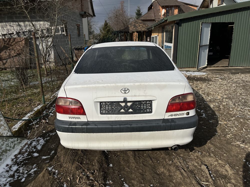 Тойота Авенсіс toyota Avensis т22 розбір на запчастини 2.0 бензин 1azf