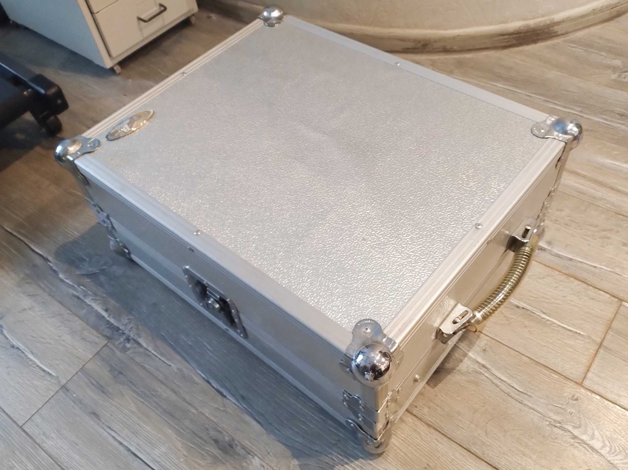 Mikser Behringer Eurorack MX 2004A + Case