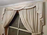 Cortinados bege estilo imperial
