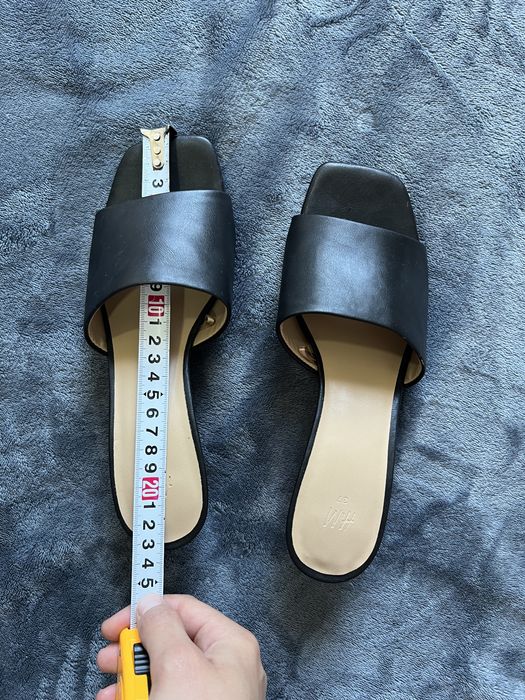 Босоножки мюли.