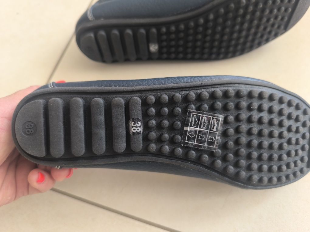 Nowe skórzane mokasyny boat shoes 37