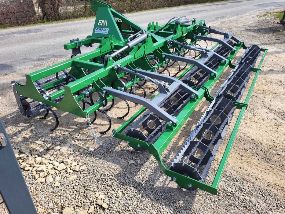 agregat uprawowy/ zęby s/ uprawowo przedsiewny/ składany hydraulicznie