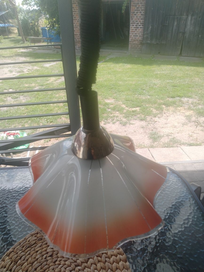 Lampa z epoki PRL-u