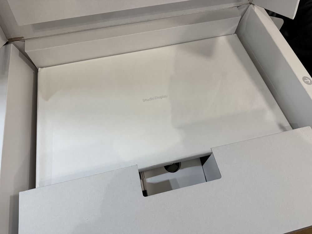 Open Apple Studio Display | Standard glass | Tilt stand (MK0U3, MYJG3)