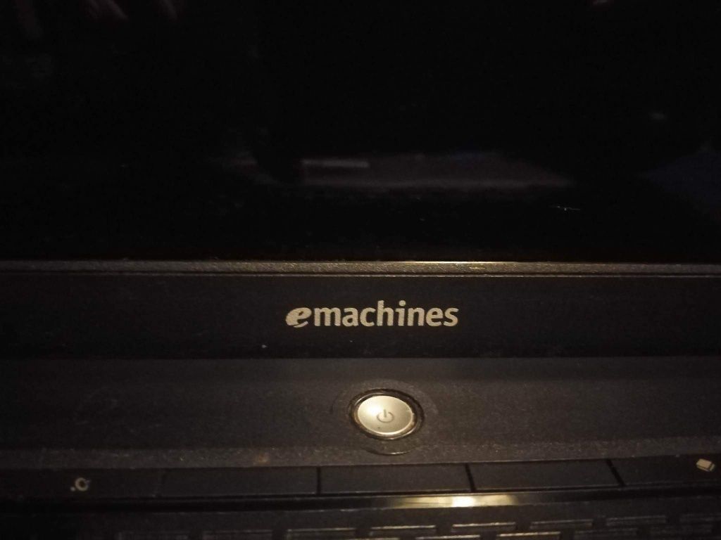 Laptop emachines