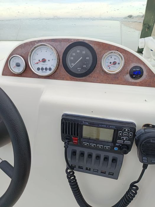 Quiksilver 530 com Suzuki DF70