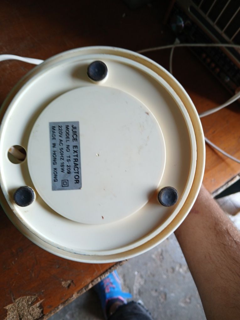 espremedor de frutas elétrico