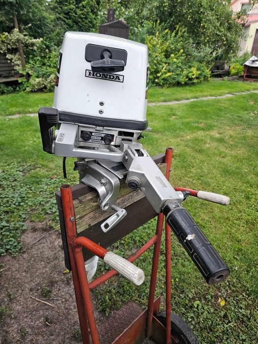 Silnik Honda zaburtowy do łodzi