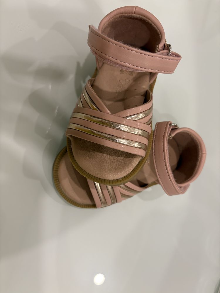 Sandalias menina tamanho 20