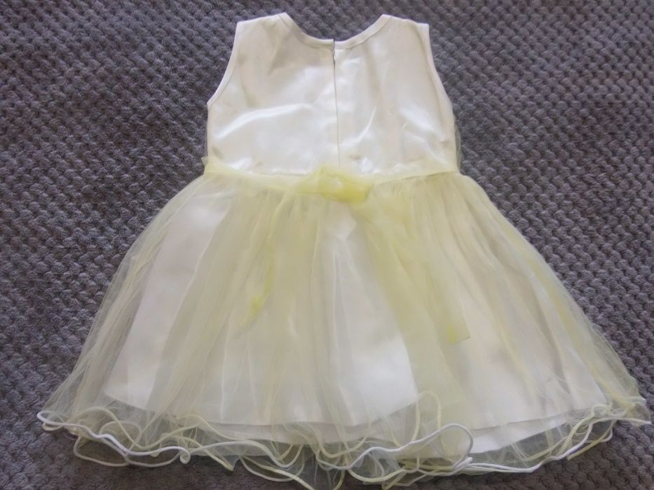 Платье нарядное для девочки 1,5 года (рост 86см), фирменное