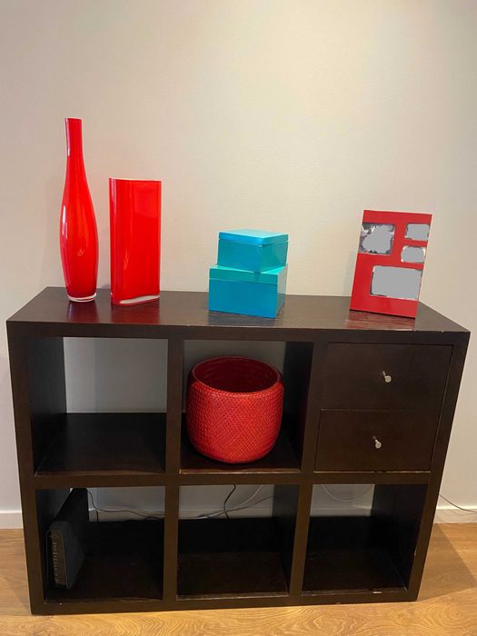 Dois espelhos em madeira