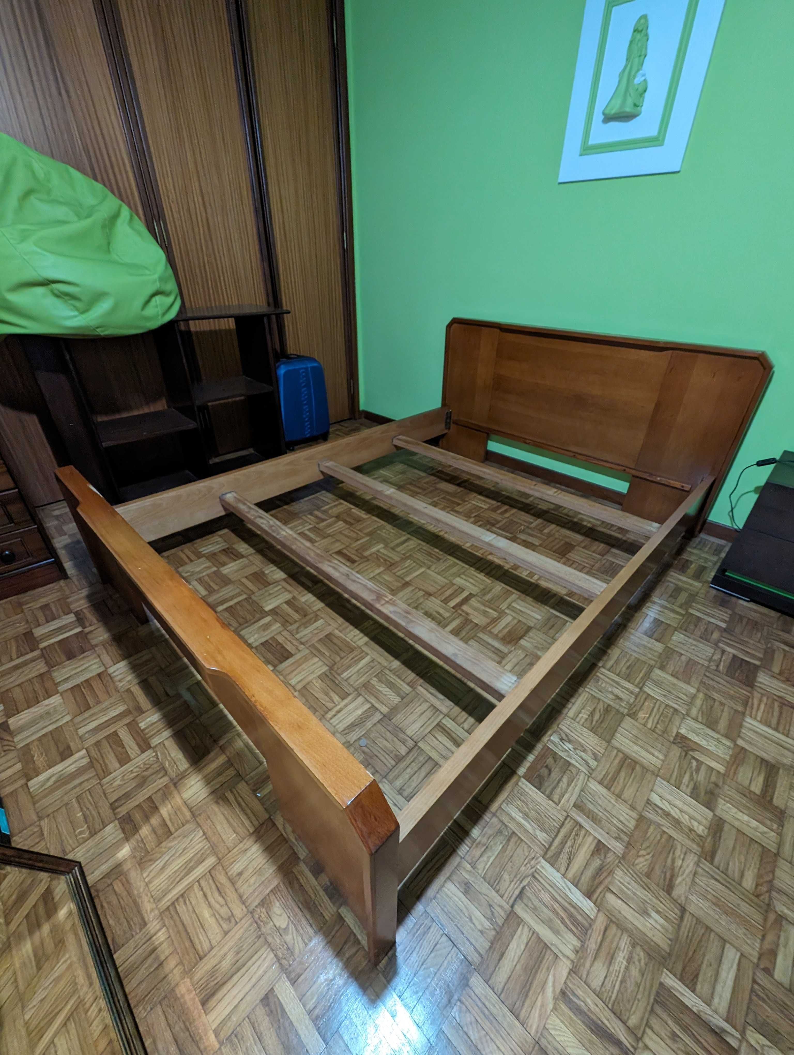 Cama de casal em faia maciça + conjunto de quarto