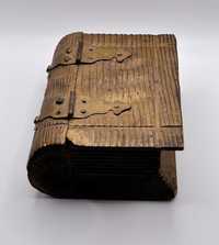 Drewniana szkatułka puzderko książka stare
