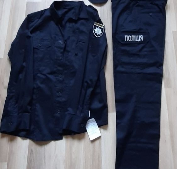 Продам новый костюм форму полиции
