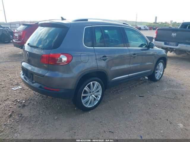 Volkswagen Tiguan SE 2016