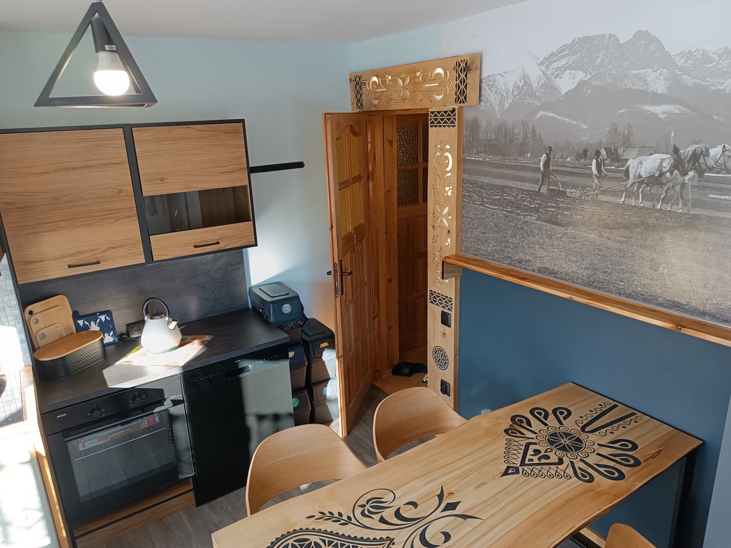 Noclegi Zakopane. Apartamenty  ZAKĄTEK POD GIEWONTEM z widokiem na gór