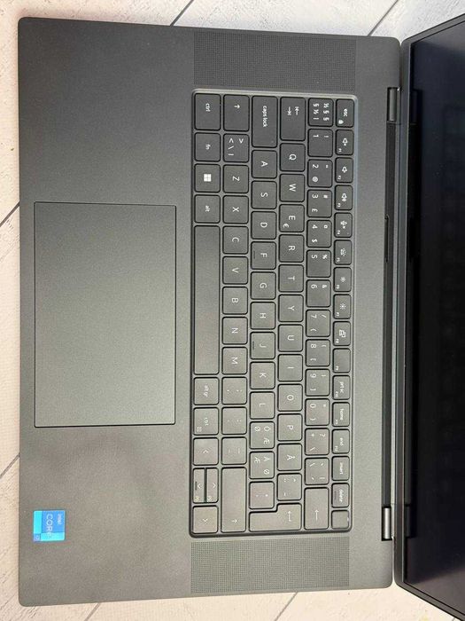 Dell Precision 5680 i7-13700H  RTX 3500 12GB DDR6 Ada / 32GB / 1TB SSD