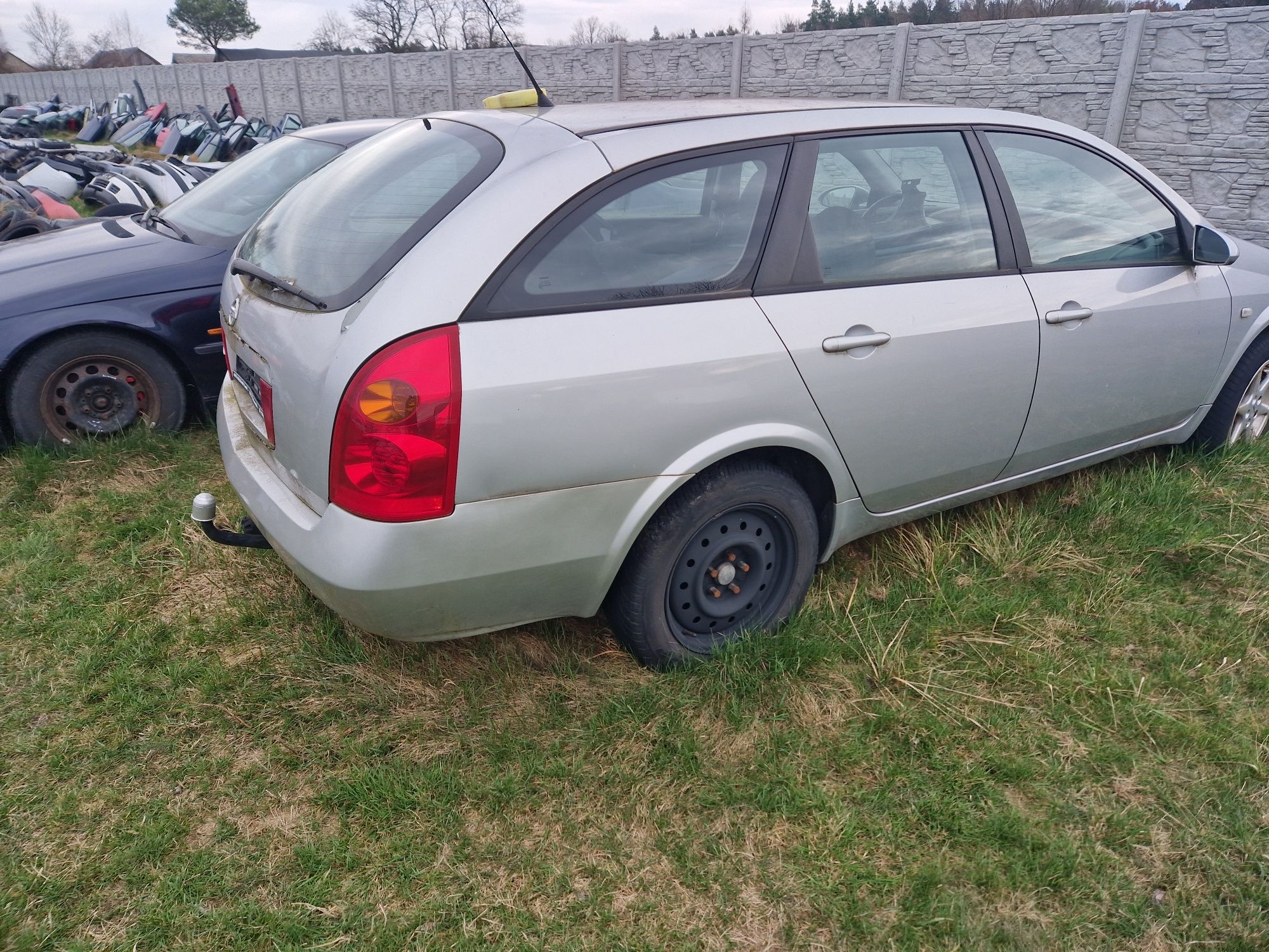 Nissan Primera p12 1.8i na części