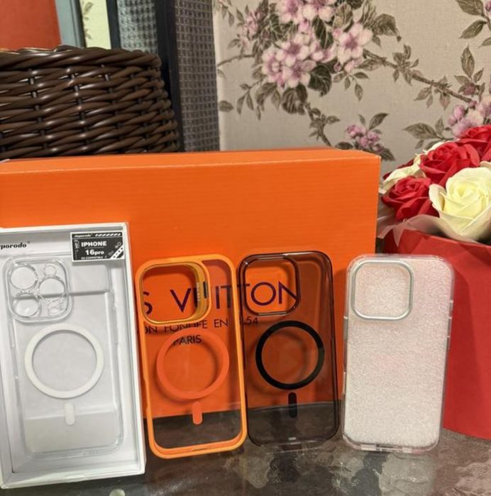 Чехол на iphone 16 pro  лот чехлов