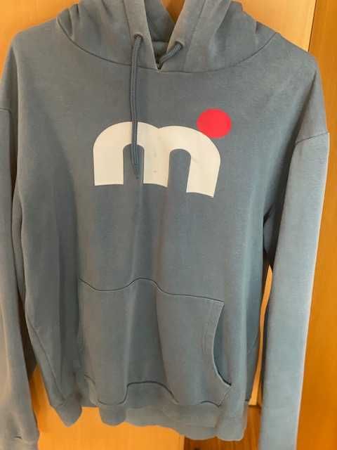 Camisolas com capuz novas