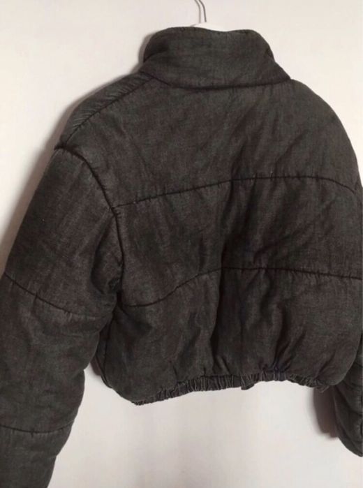 Casaco puffer cinzento escuro Bershka