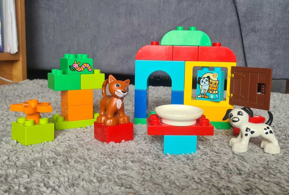 Lego Duplo w plastikowym pudełku