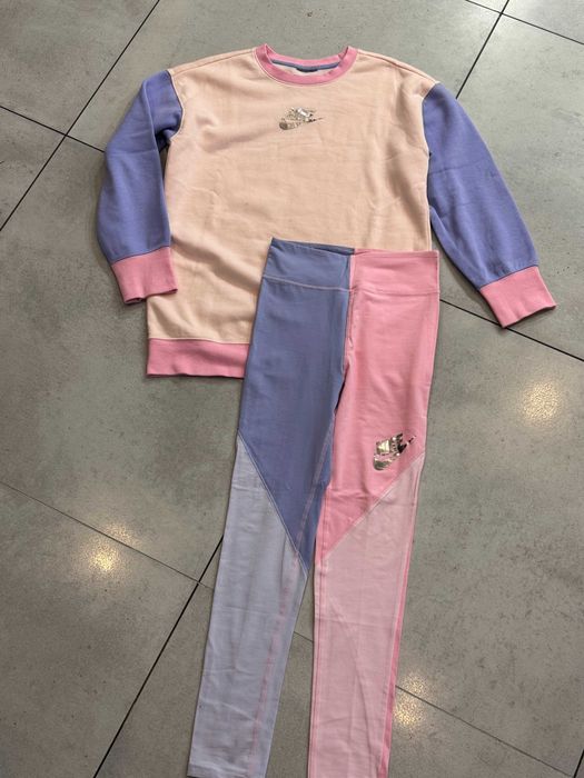 Oryginalny komplet NIKE dla dziewczynki bluza + legginsy rozmiar 146