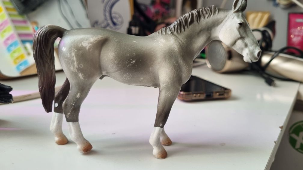 Sprzedam figurki koni schleich i collecta