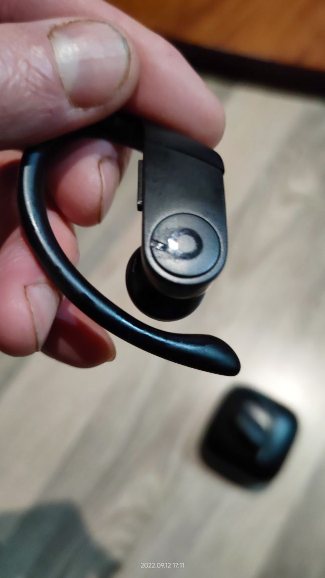 Продам навушники Powerbeats Pro