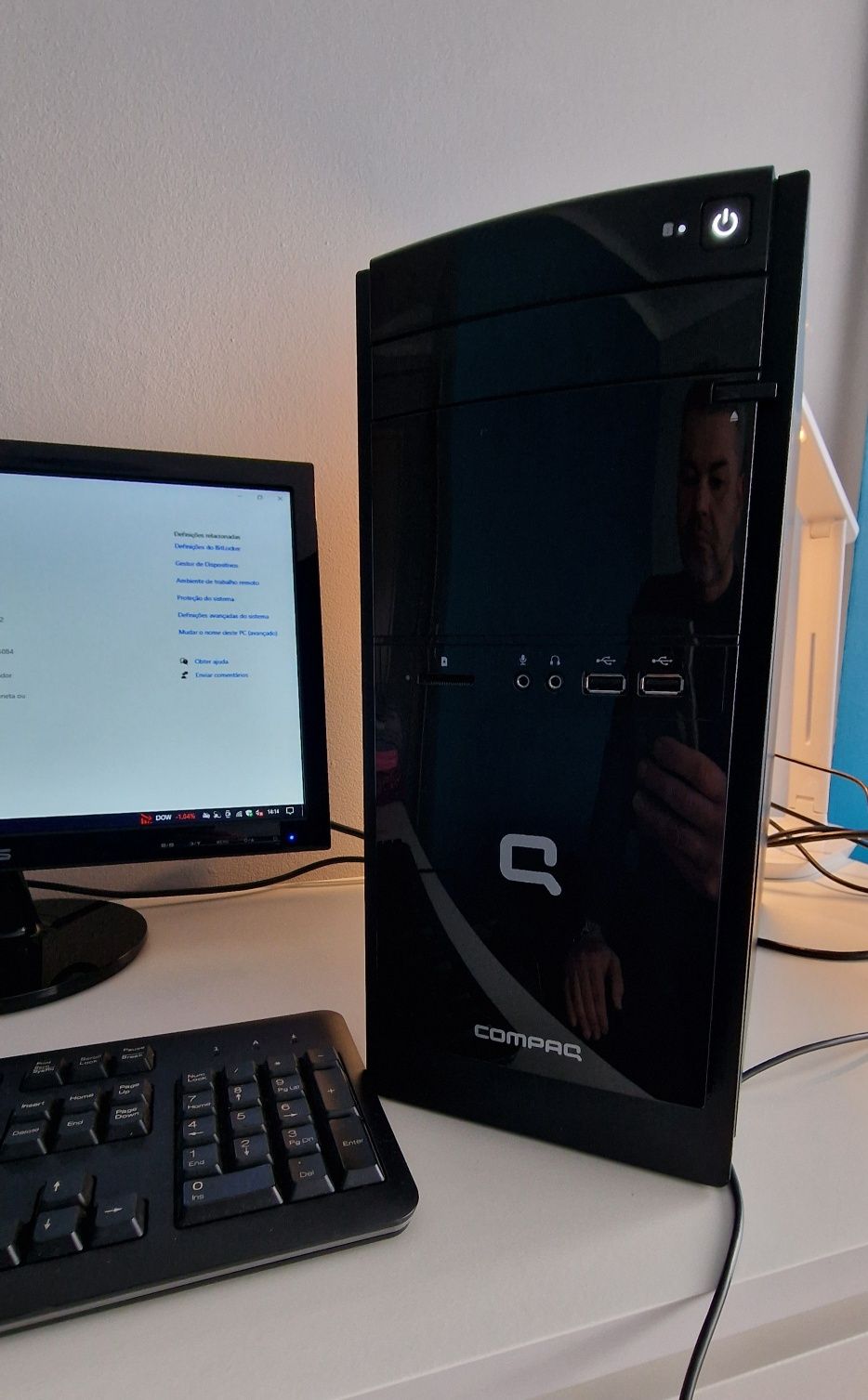 Desktop completo AMD E1 6010 com AMD Radeon R2 \8GB\128GB\WIN 10