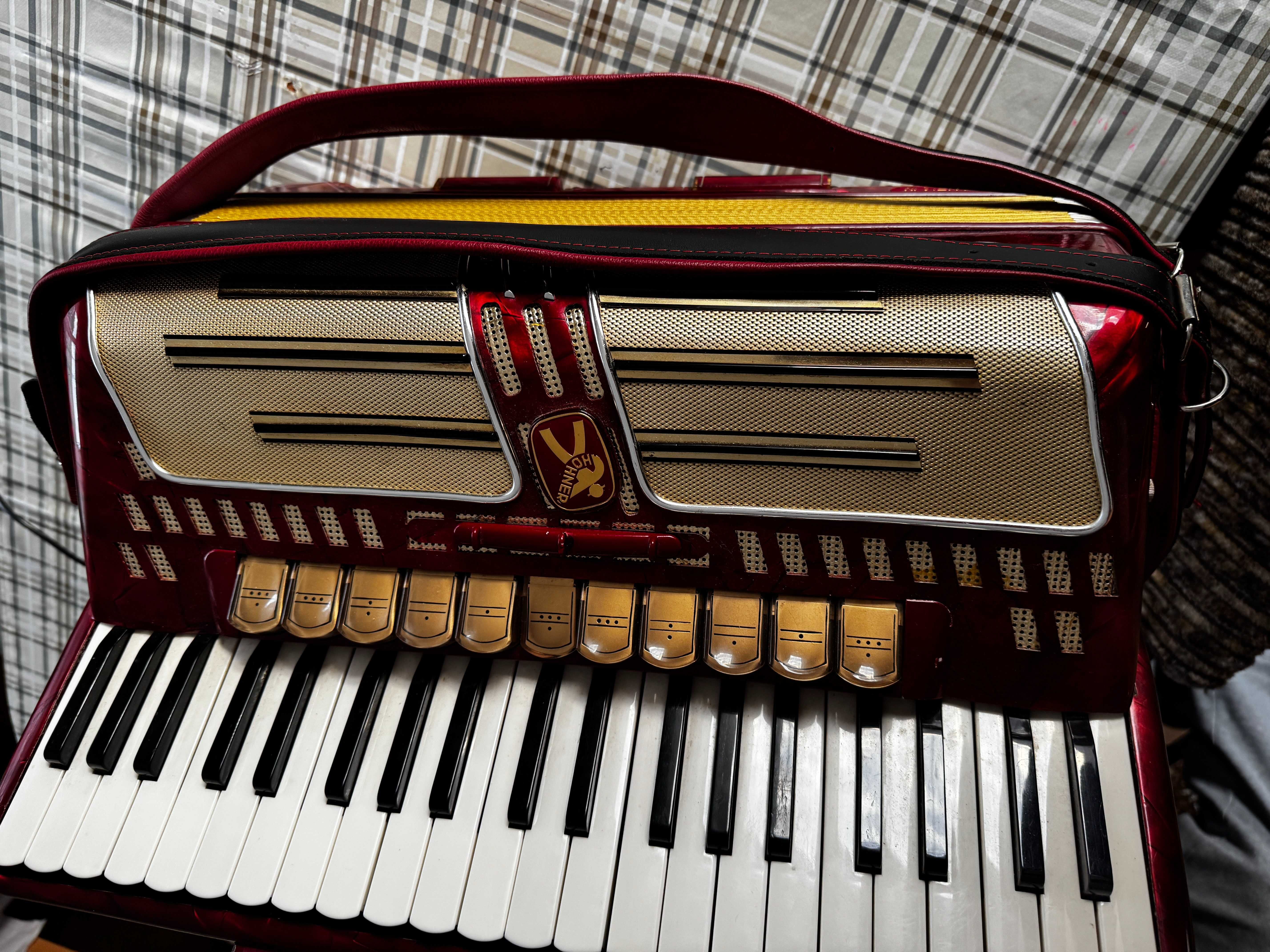 Akordeon Hohner Atlantic IV Deluxe z Musette