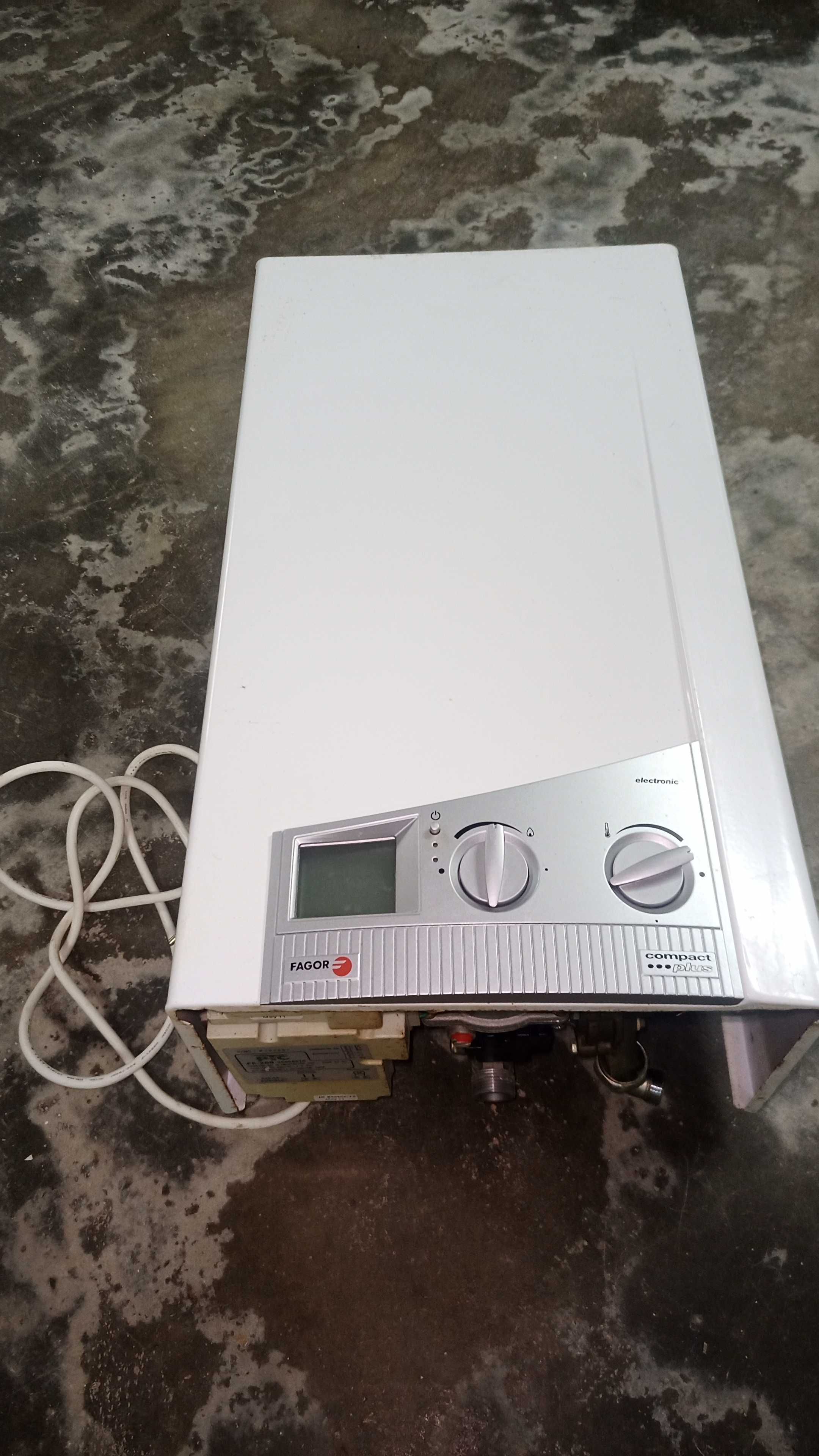 Esquentador ventilado Fagor Compact Plus