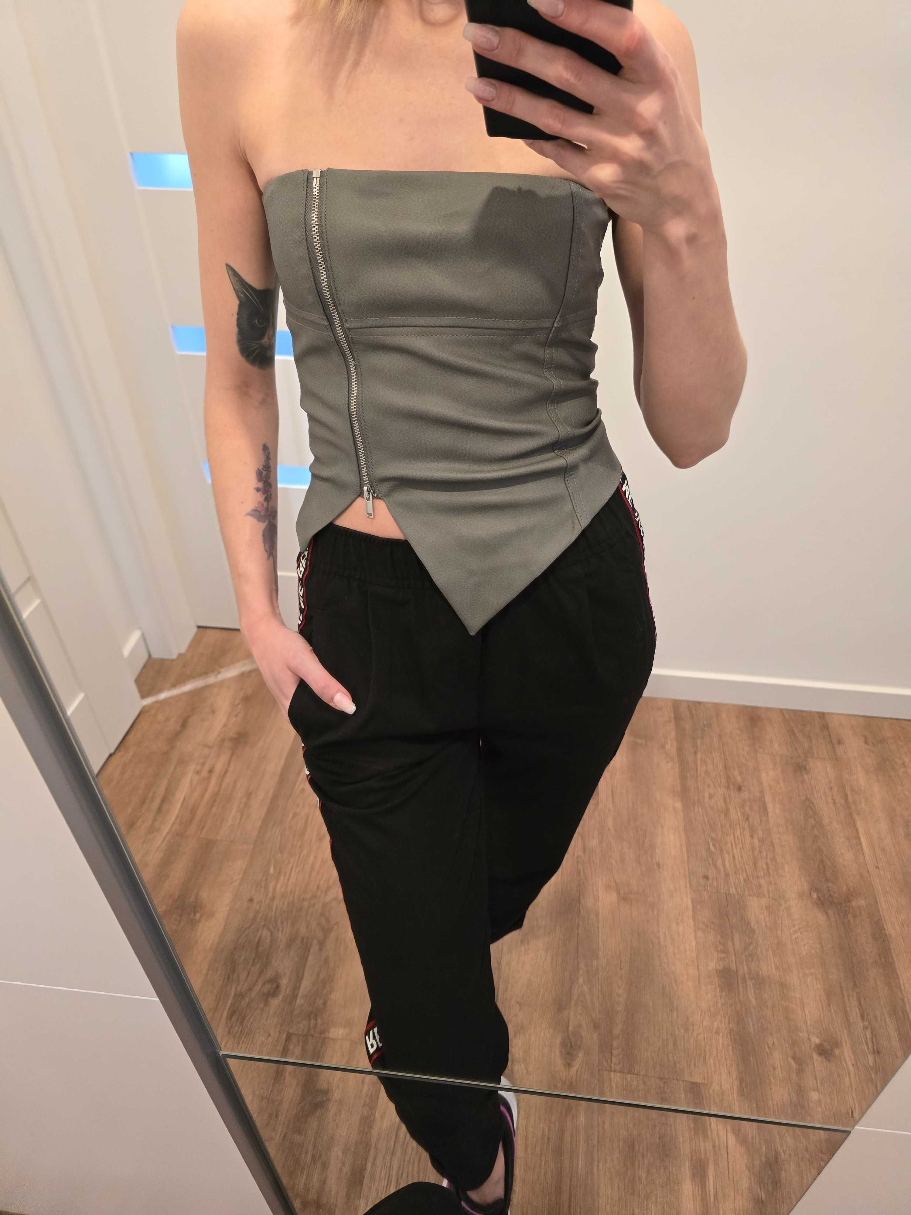 Skórzany top Bershka