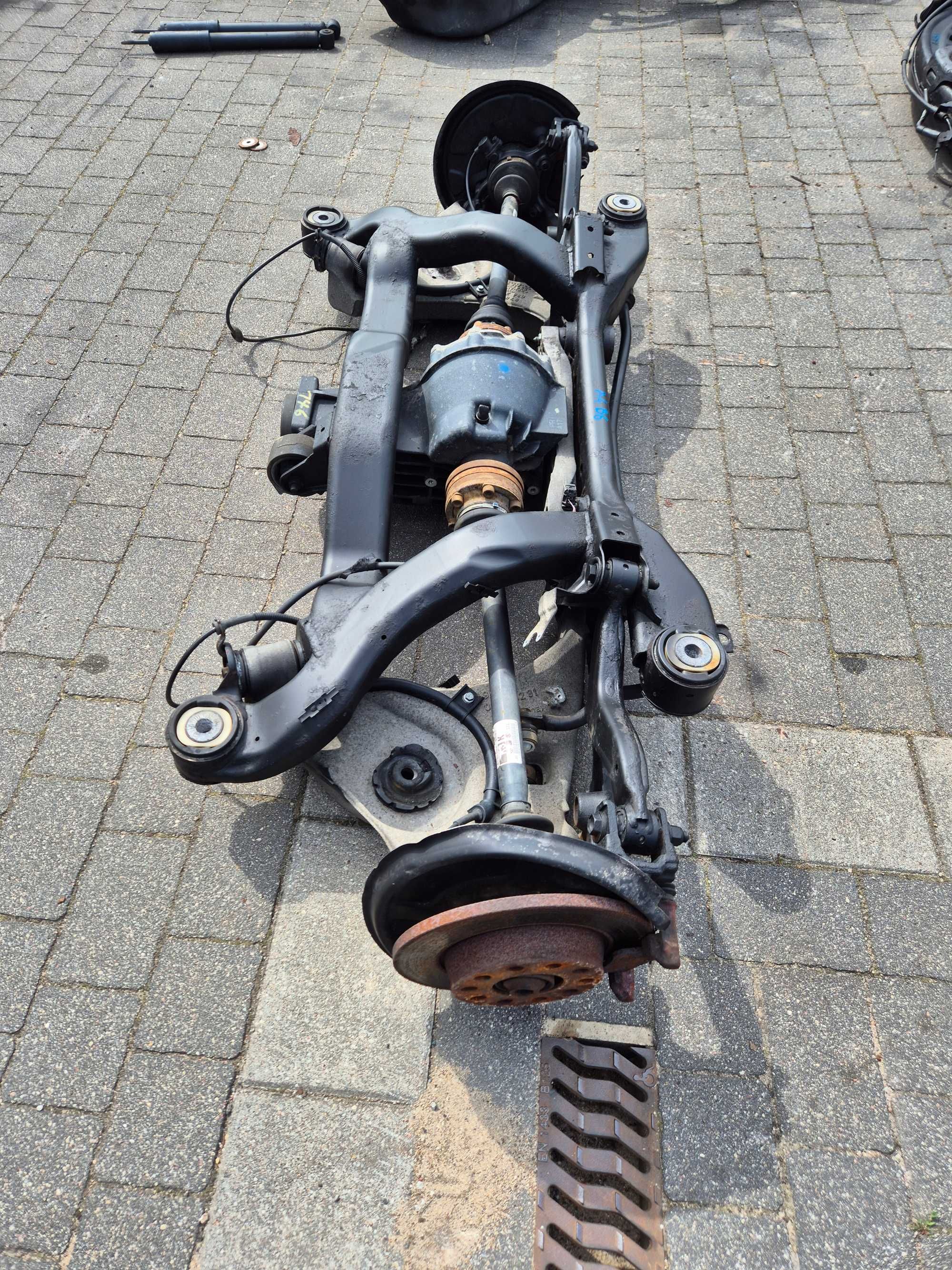 audi a4 b6 b7 quattro 2.5 tdi zawieszenie tył tylne wózek tylny dyfer