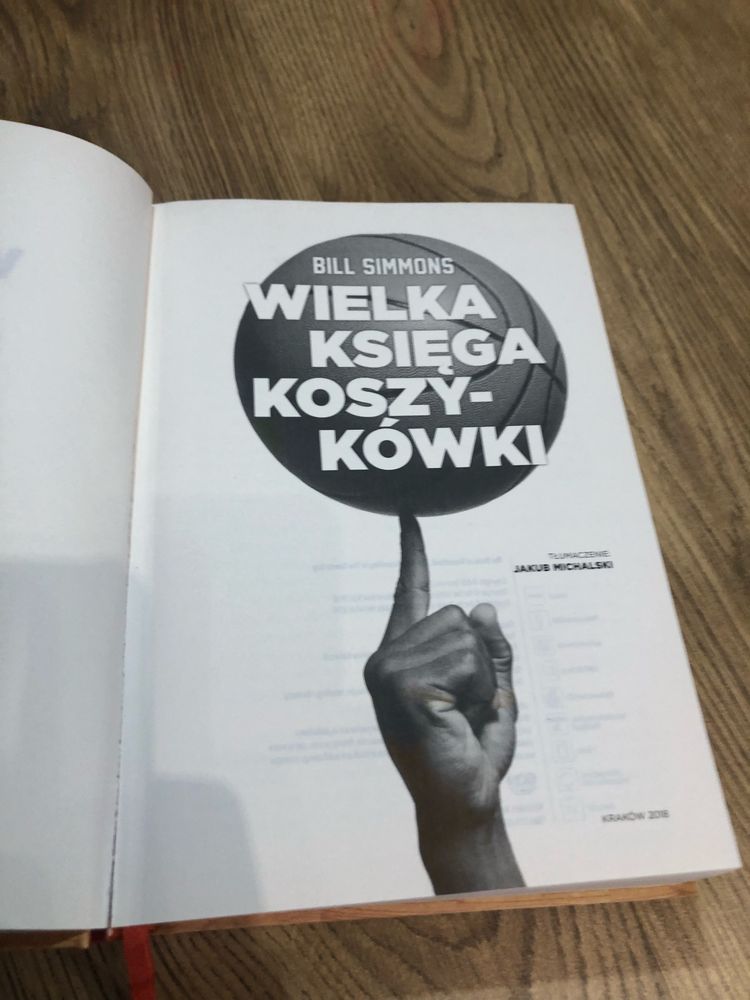 Wielka księga koszykówki książka